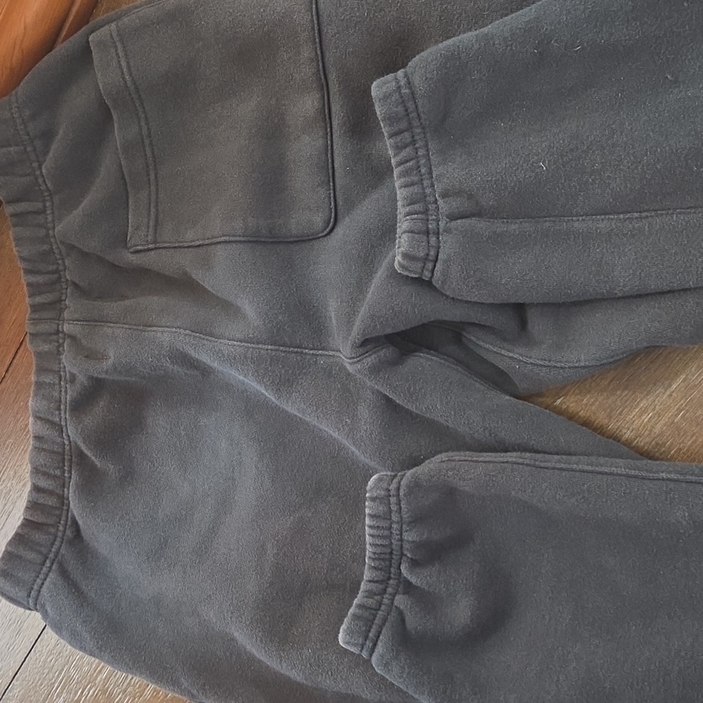 Essentials Sweatpants - Picture 2 of 5